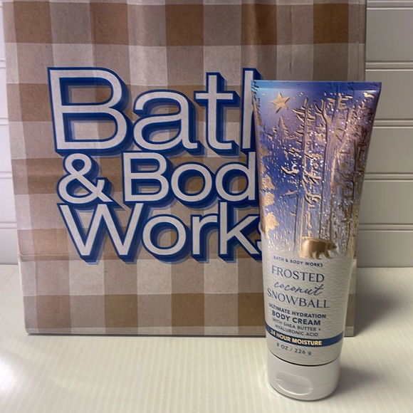 Bath & Body Works Frosted Coconut Snowball 🥥 - Body Cream - Picture 7 of 9